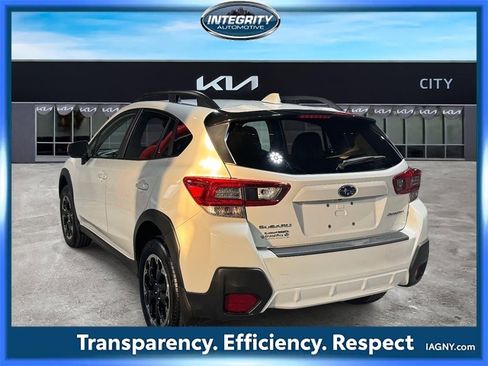 Used 2023 Subaru Crosstrek 2.0i Premium image 5