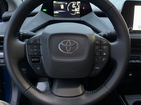 Used 2025 Toyota Prius LE image 28