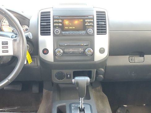 Used 2014 Nissan Frontier Desert Runner RWD image 18