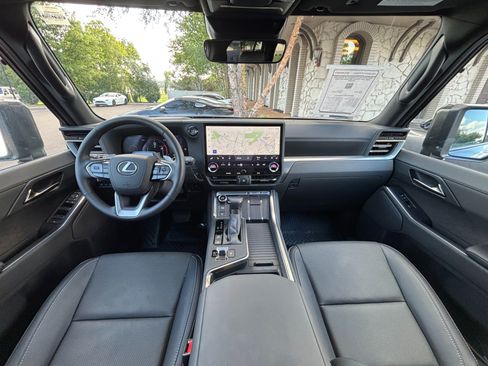 Used 2026 Lexus GX 550 w/ Accessory Package (2T) AWD/4WD image 49