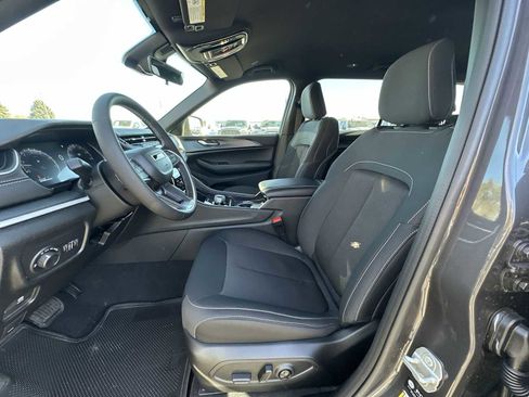 New 2025 Jeep Grand Cherokee L Laredo w/ Luxury Tech Group I image 13