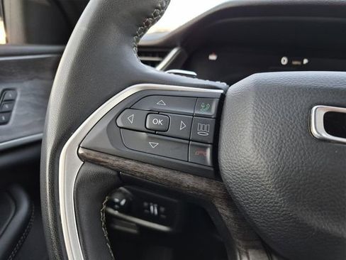 Used 2024 Jeep Grand Cherokee Limited image 30