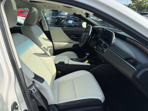 Used 2023 Lexus ES 300h w/ Premium Package FWD image 14