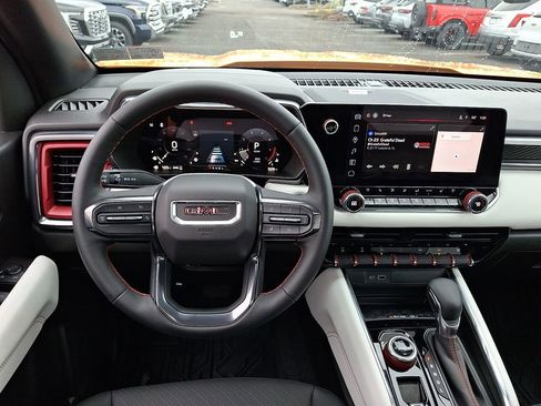 Used 2025 GMC Canyon AT4 w/ AT4X AEV Edition image 12