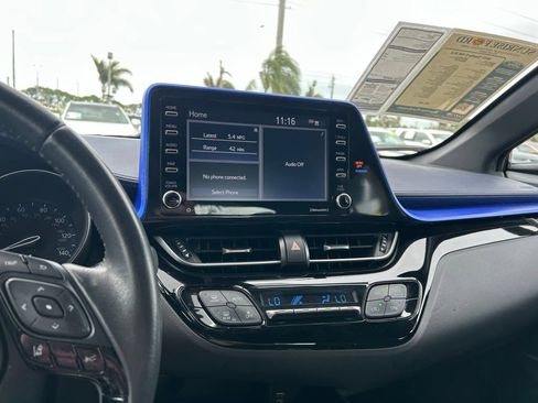 Used 2021 Toyota C-HR XLE FWD image 28