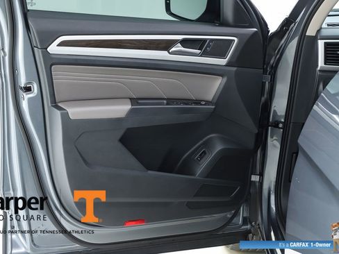 Used 2023 Volkswagen Atlas SE w/ Black Wheel Package FWD image 18