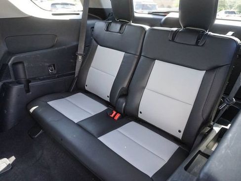 Used 2022 Ford Explorer XLT w/ Equipment Group 202A AWD/4WD image 21
