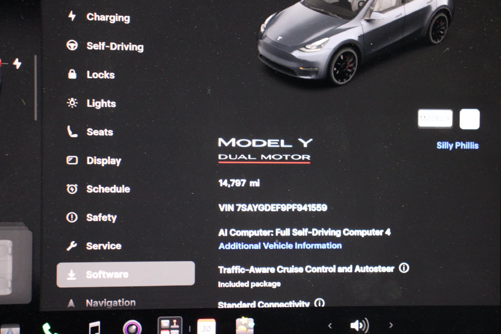 Used 2023 Tesla Model Y Performance AWD/4WD image 21