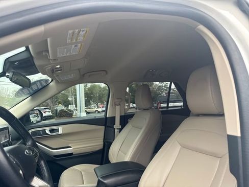 Used 2023 Ford Explorer XLT w/ Equipment Group 202A image 25
