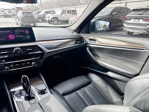 Used 2020 BMW 530i w/ Convenience Package image 26