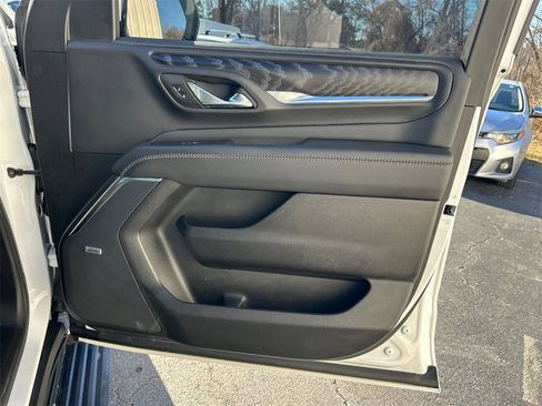 Used 2023 GMC Yukon XL Denali w/ Denali Reserve Package image 15