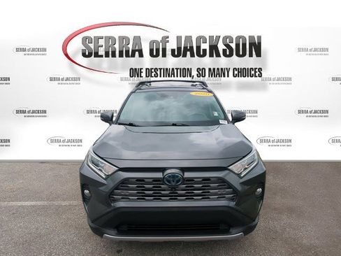Used 2020 Toyota RAV4 Limited AWD/4WD image 3