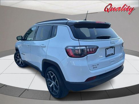 Used 2024 Jeep Compass Limited AWD/4WD image 5