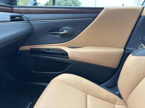 Certified 2024 Lexus ES 350 w/ Premium Package image 22