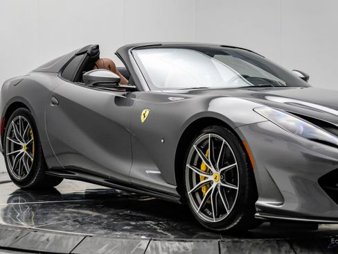Used 2022 Ferrari 812 GTS RWD image 34