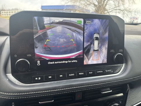 Used 2023 Nissan Rogue Platinum w/ Platinum Premium Package image 23