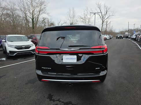 New 2026 Chrysler Pacifica Pinnacle image 22