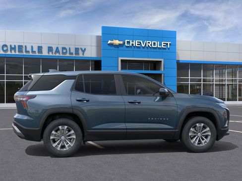 New 2026 Chevrolet Equinox LT w/ Convenience Package II AWD/4WD image 5