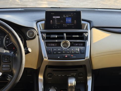 Used 2016 Lexus NX 200t FWD image 20