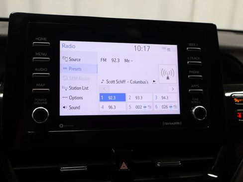 Used 2022 Toyota Camry SE w/ Convenience Package FWD image 3