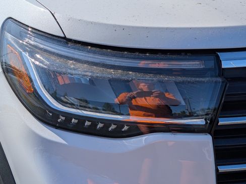 New 2026 Ford Explorer Active AWD/4WD image 5