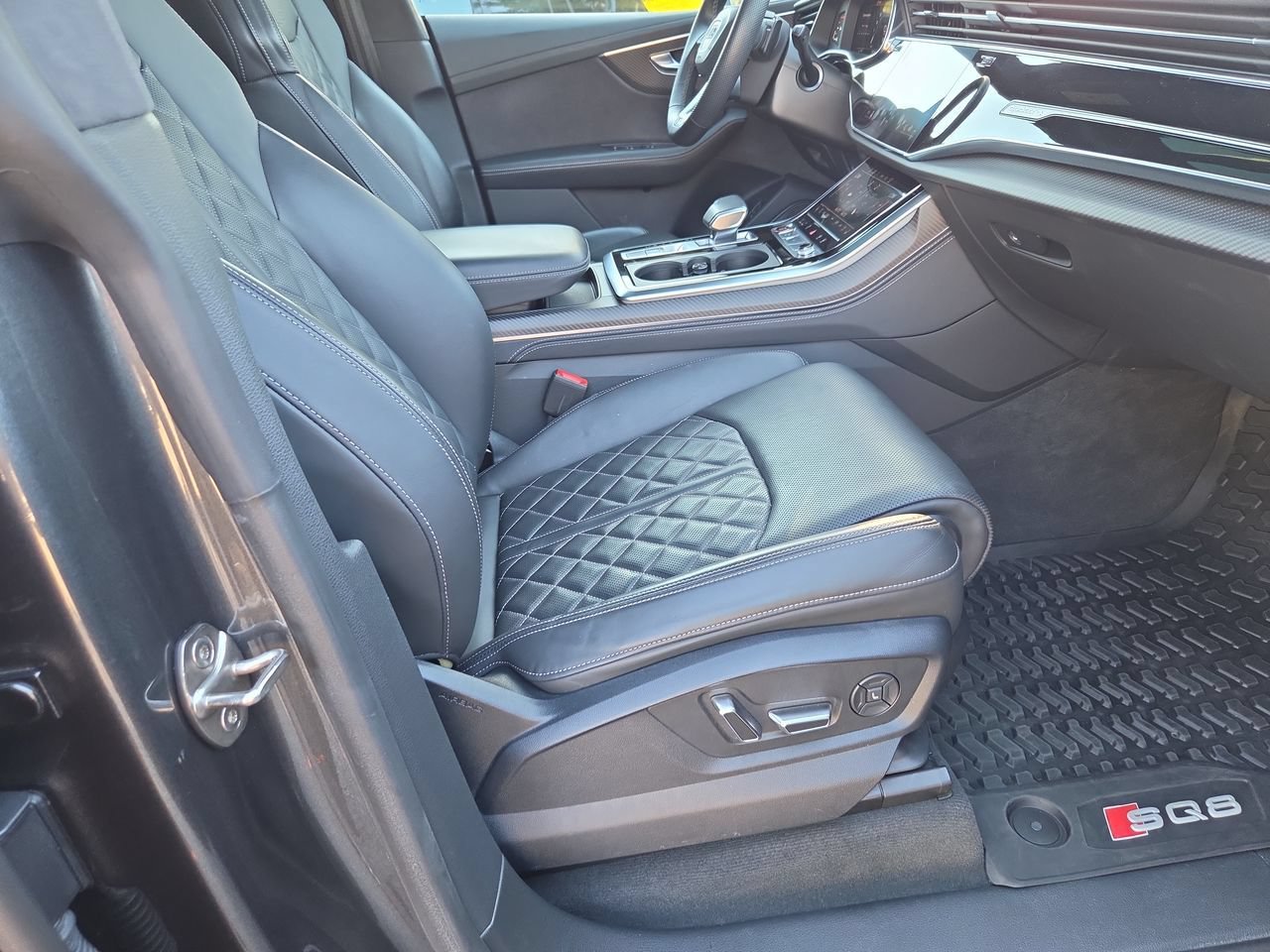 Used 2024 Audi SQ8 Prestige w/ Prestige Package AWD/4WD image 29