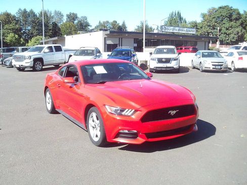 Used 2017 Ford Mustang Coupe RWD image 7