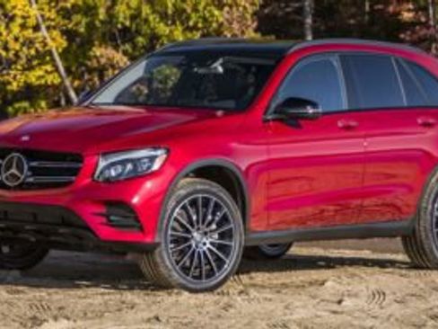 Used 2018 Mercedes-Benz GLC 300 image 1