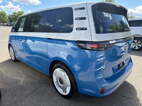 Used 2025 Volkswagen ID. Buzz 1st Edition RWD image 4