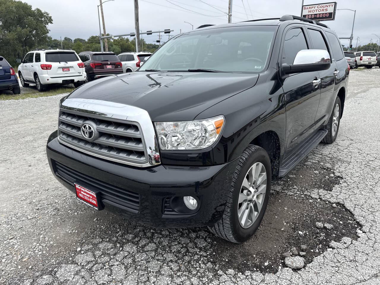 Used 2017 Toyota Sequoia Limited w/ Safety & Convenience Package AWD/4WD image 7