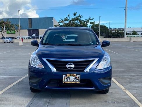 Used 2019 Nissan Versa SV FWD image 2
