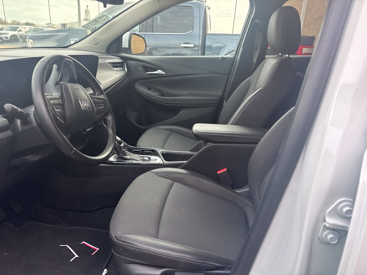 Used 2025 Buick Encore GX Preferred AWD/4WD image 7
