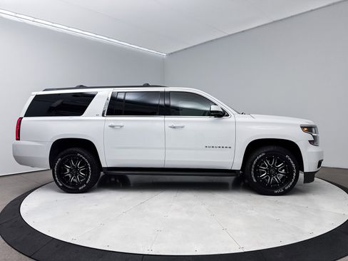 Used 2018 Chevrolet Suburban LT image 36