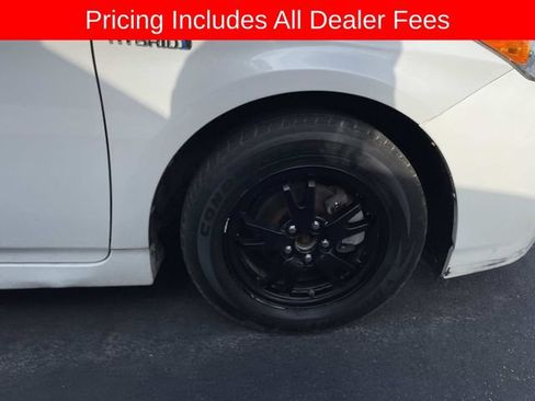 Used 2014 Toyota Prius Two FWD image 11