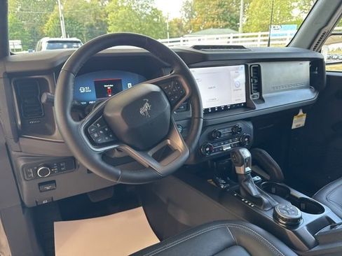 New 2025 Ford Bronco Badlands image 14