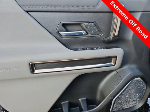 Used 2024 GMC Hummer EV 3X w/ LPO, Illumination Package image 28