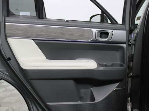 Used 2025 Hyundai Santa Fe Limited image 35