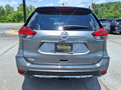 Used 2020 Nissan Rogue SV w/ Premium Package FWD image 17