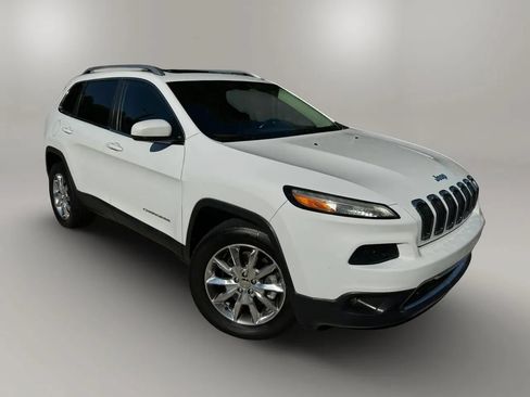 Used 2014 Jeep Cherokee Limited w/ Trailer Tow Group AWD/4WD image 12