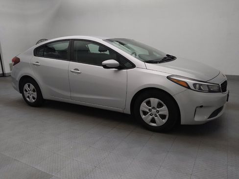 Used 2018 Kia Forte LX w/ LX Rear Camera Package image 11