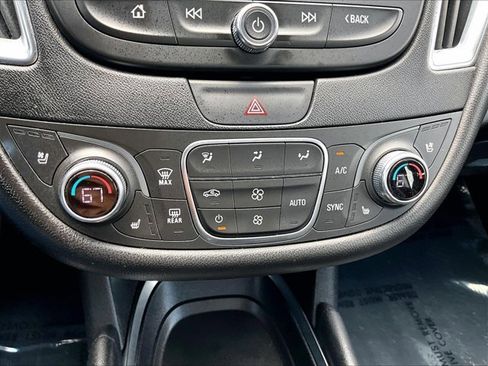 Used 2020 Chevrolet Malibu Premier FWD image 24