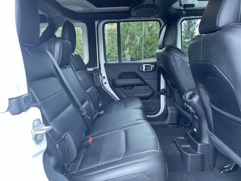 Used 2023 Jeep Wrangler Altitude image 27