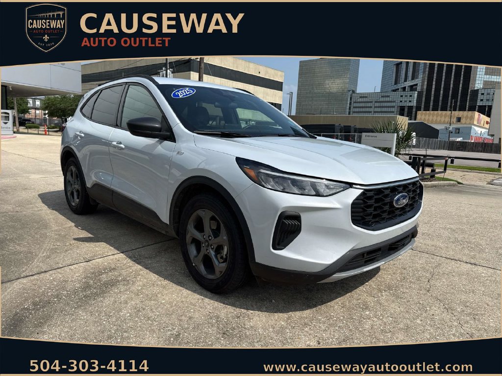 Used 2025 Ford Escape ST-Line FWD image 1