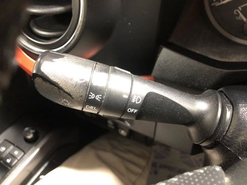 Used 2017 Toyota Tacoma TRD Sport w/ Tow Package (A/T) image 20