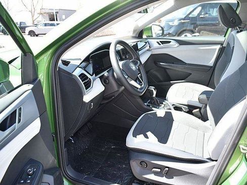 New 2025 Volkswagen Taos SE image 7