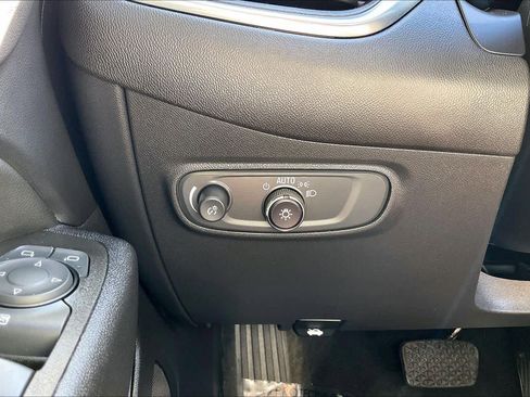 Certified 2023 Chevrolet Equinox LT image 32