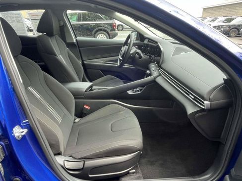Used 2025 Hyundai Elantra SEL FWD image 20