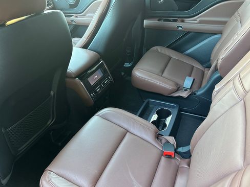 New 2026 Lincoln Aviator Reserve AWD/4WD image 10