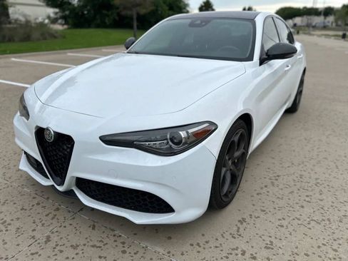 Used 2019 Alfa Romeo Giulia Ti Sport w/ Quick Order Package 22S Sport AWD/4WD image 2