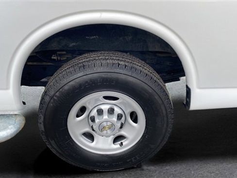 Used 2024 Chevrolet Express 2500 w/ Driver Convenience Package image 17